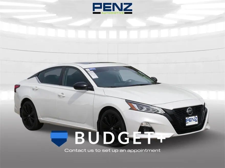 2022 Nissan Altima 2.5 SR photo 1