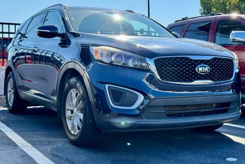 2017 Kia Sorento LX photo 1