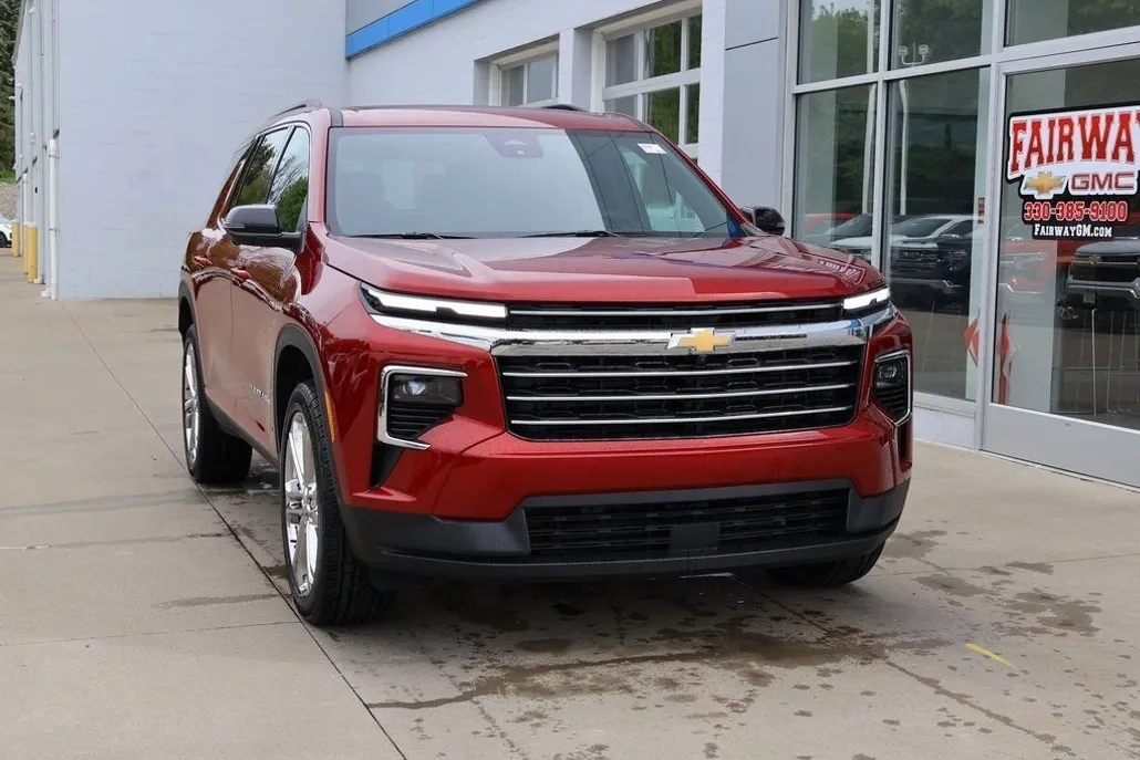 2025 Chevrolet Traverse photo 1
