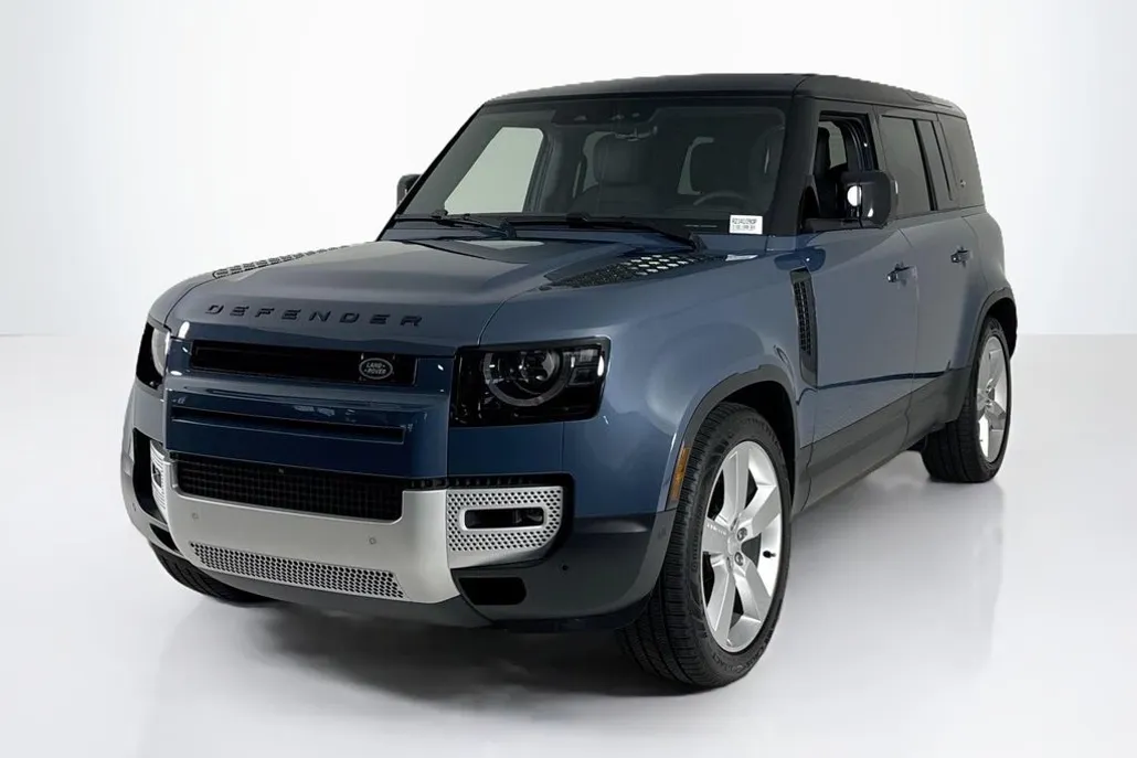 2024 Land Rover Defender 110 SE photo 1