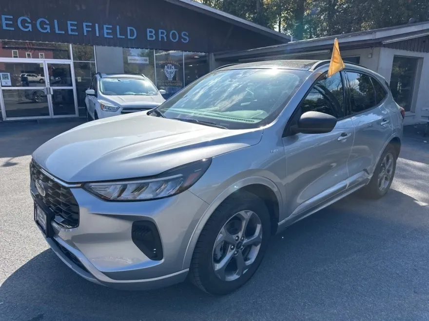 2023 Ford Escape ST-Line photo 1