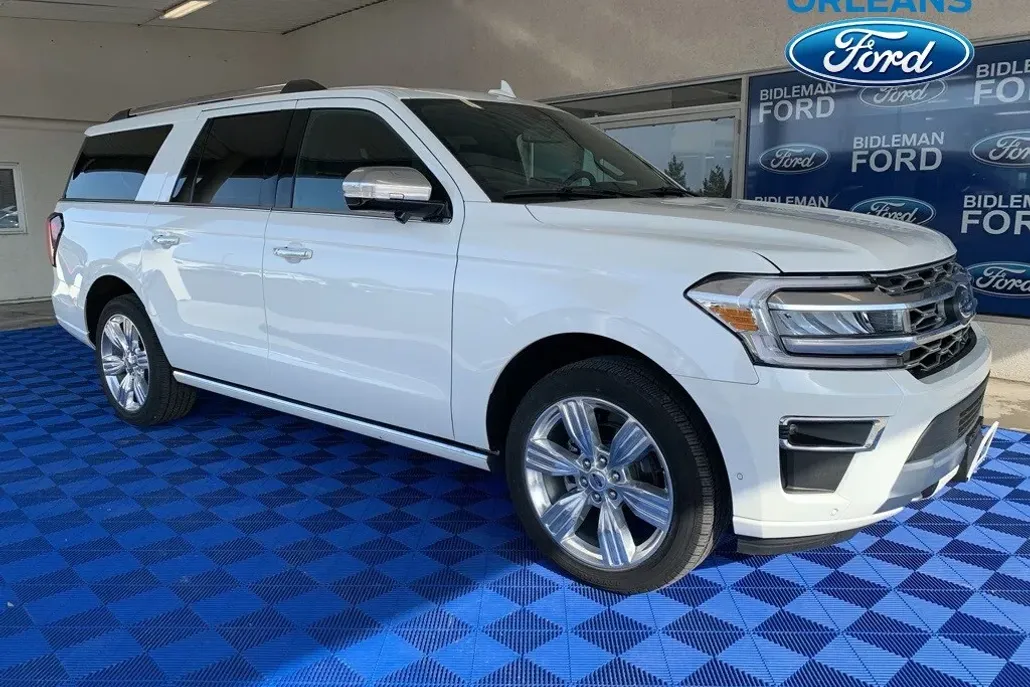 2024 Ford Expedition MAX Platinum photo 1