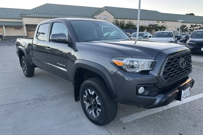 2020 Toyota Tacoma TRD Off-Road photo 1