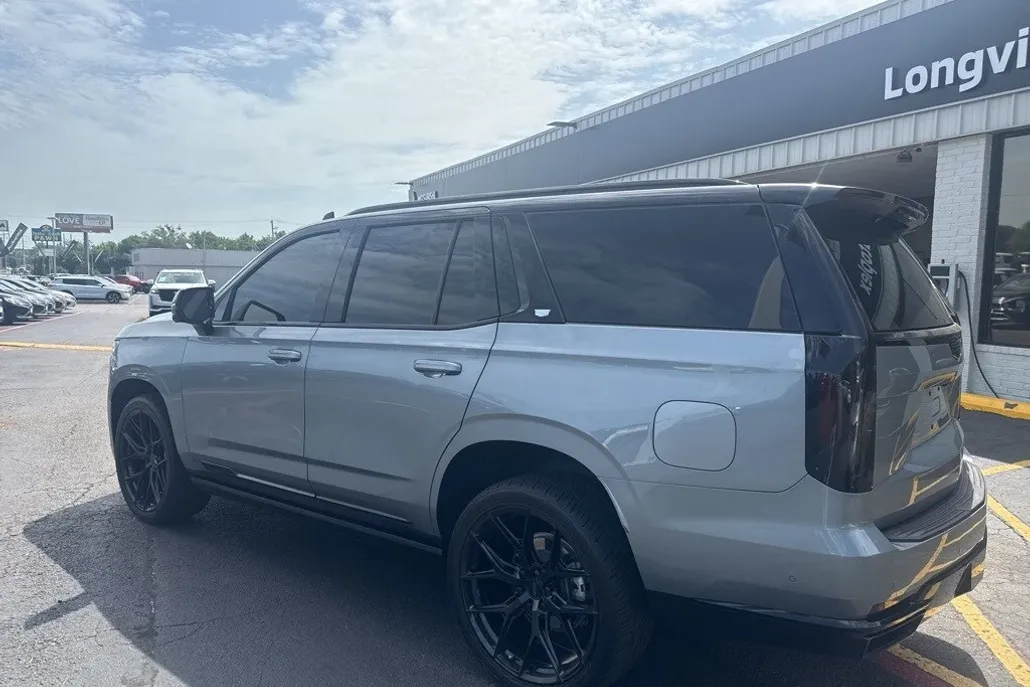 2024 Cadillac Escalade Sport photo 1