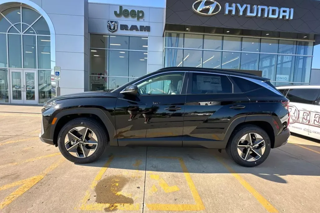 2025 Hyundai Tucson SEL photo 1