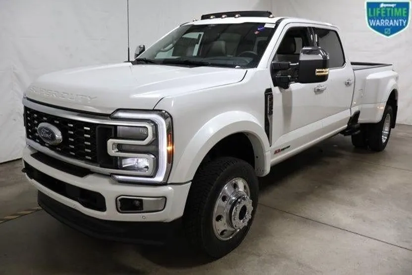 2026 Ford F-450 Platinum photo 1