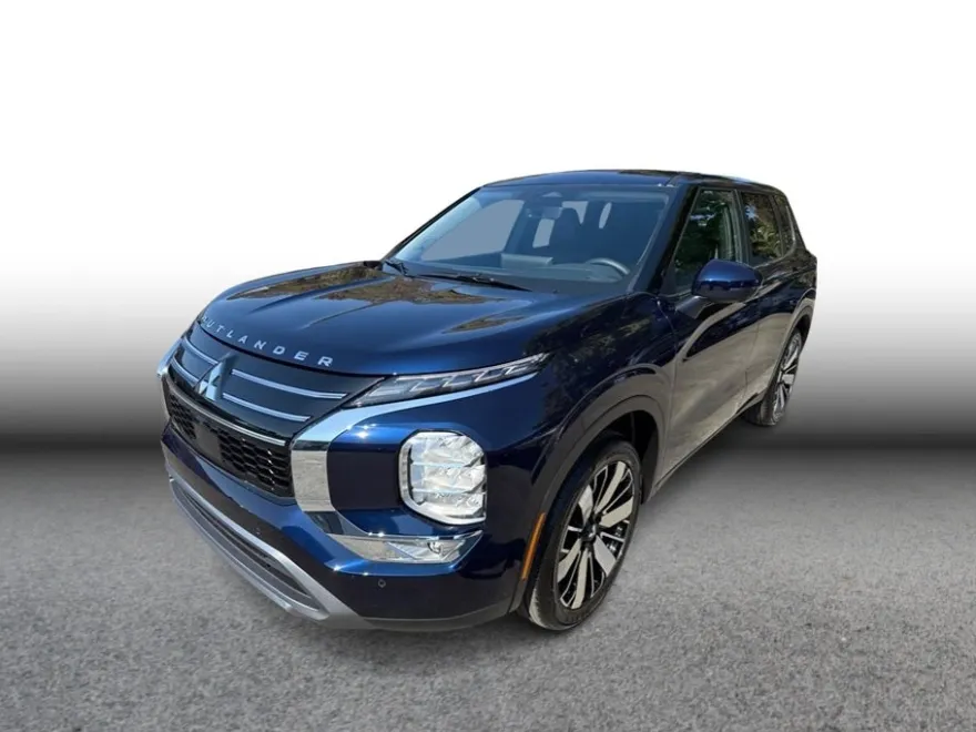 2025 Mitsubishi Outlander SE photo 1