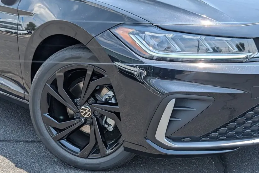 2025 Volkswagen Jetta 1.5T SE photo 1