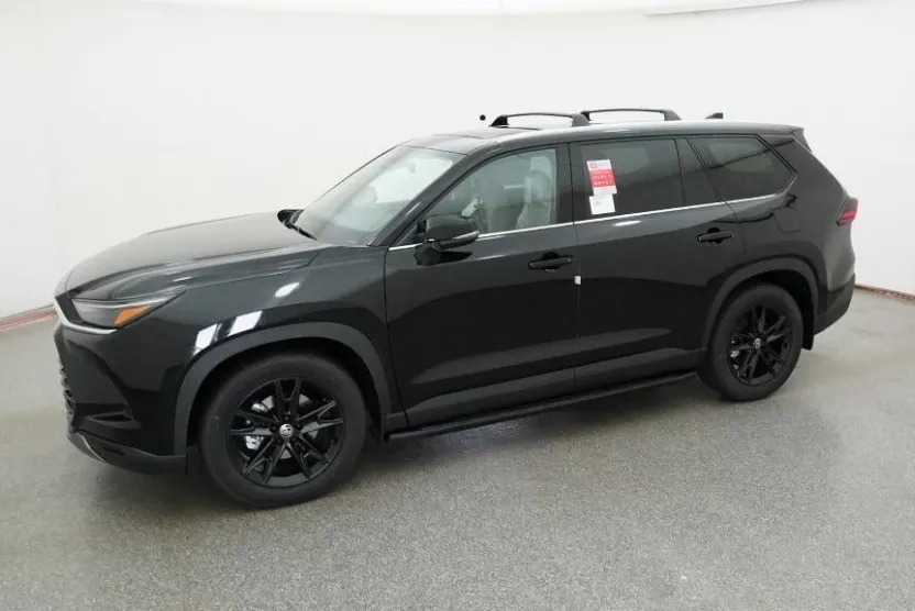 2026 Toyota Highlander Hybrid Limited photo 1