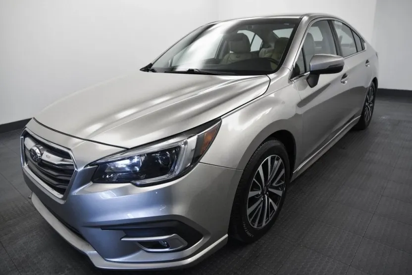 2019 Subaru Legacy 2.5i Premium photo 1