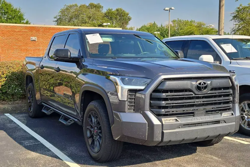 2023 Toyota Tundra SR5 photo 1