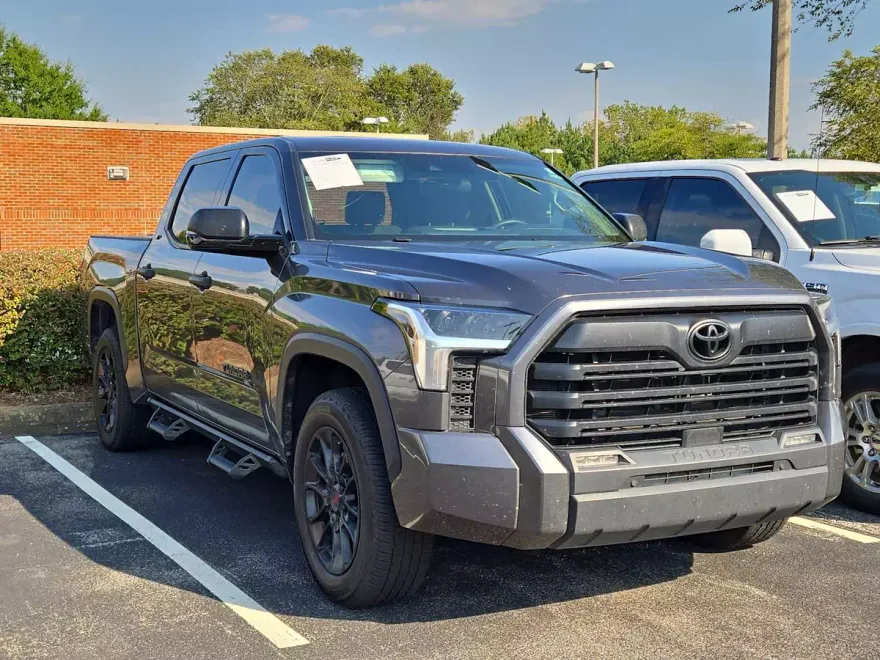 2023 Toyota Tundra SR5 photo 1