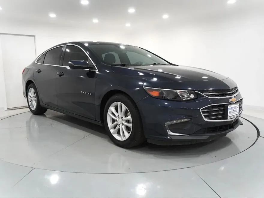 2017 Chevrolet Malibu Hybrid photo 1