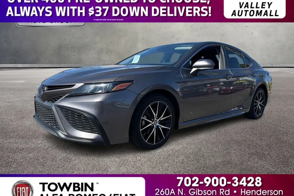 2022 Toyota Camry SE photo 1
