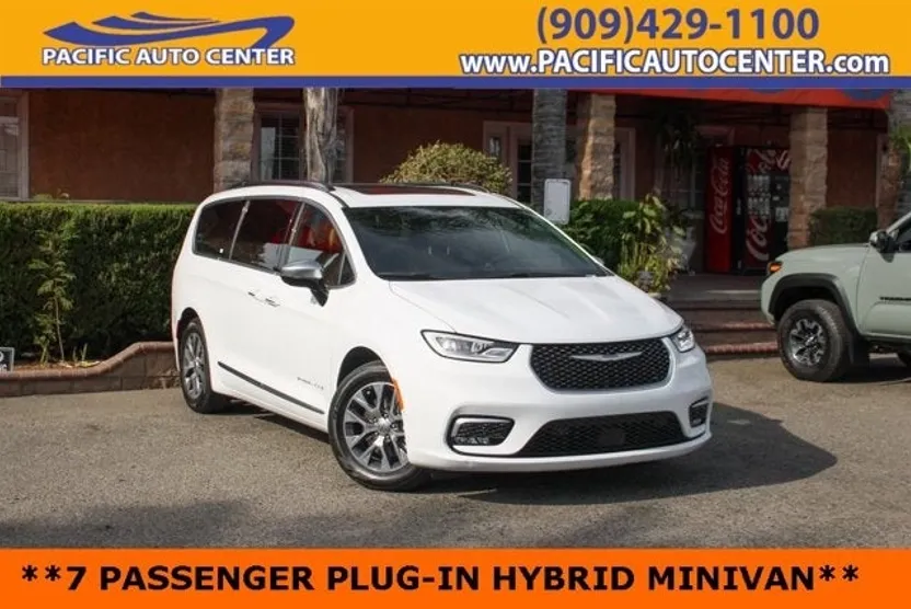 2023 Chrysler Pacifica Hybrid Pinnacle photo 1