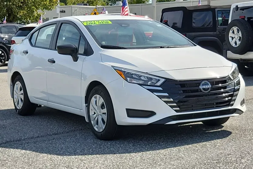 2025 Nissan Versa S photo 1