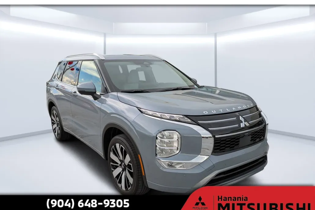 2025 Mitsubishi Outlander SEL photo 1