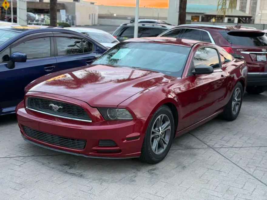 2014 Ford Mustang V6 photo 1