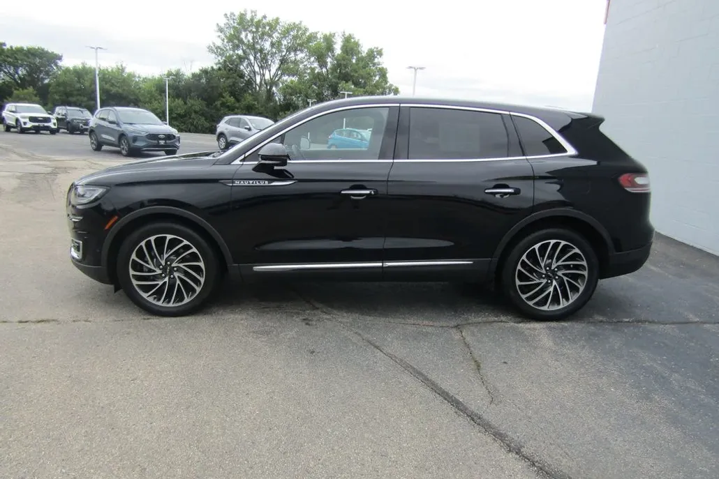 2019 Lincoln Nautilus Reserve photo 1