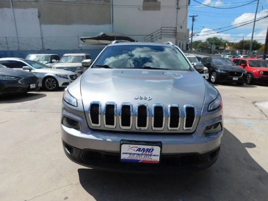 2015 Jeep Cherokee Latitude photo 1