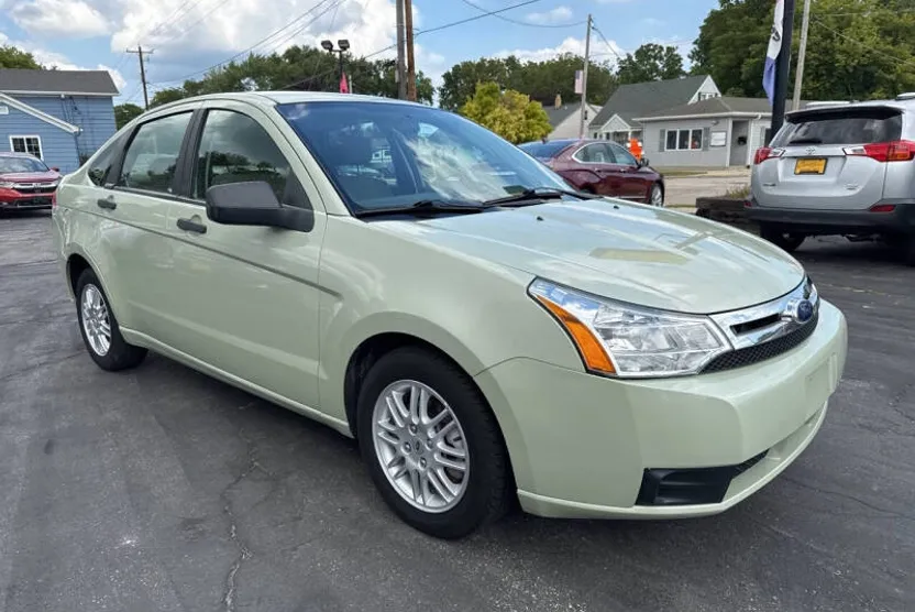 2011 Ford Focus SE photo 1