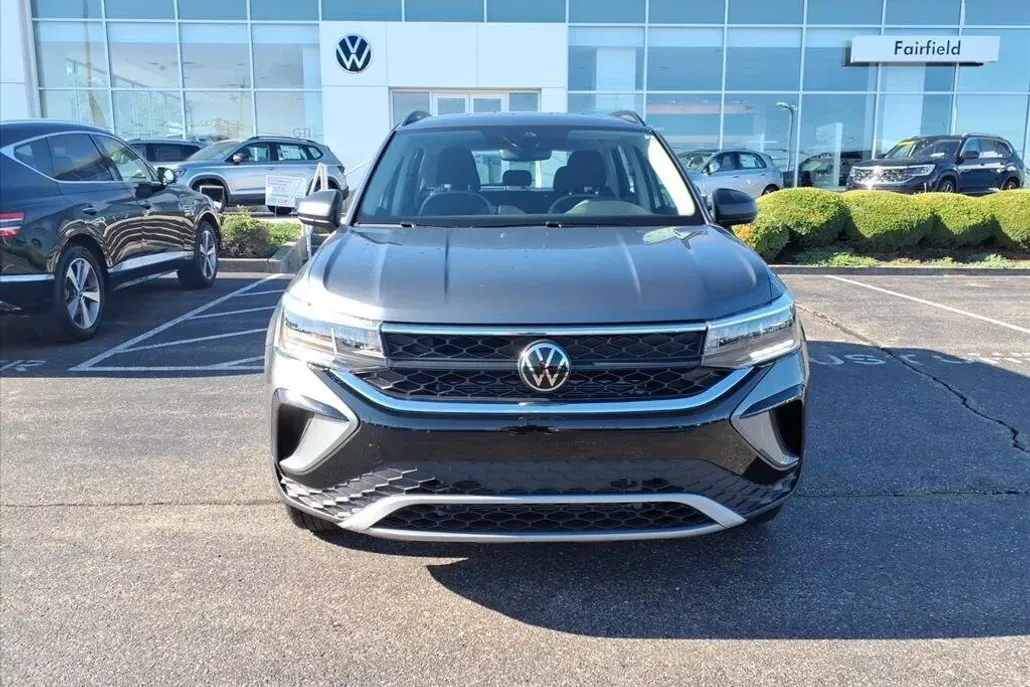 2024 Volkswagen Taos S photo 1