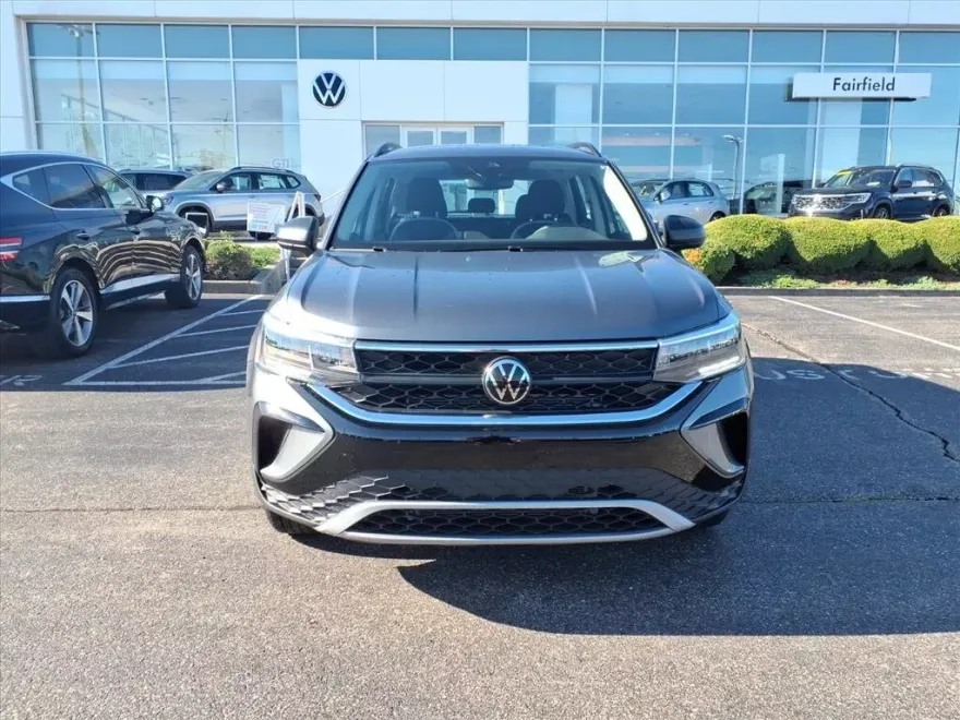 2024 Volkswagen Taos S photo 1