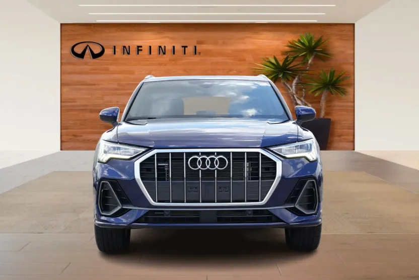 2025 Audi Q3 S line Premium photo 1