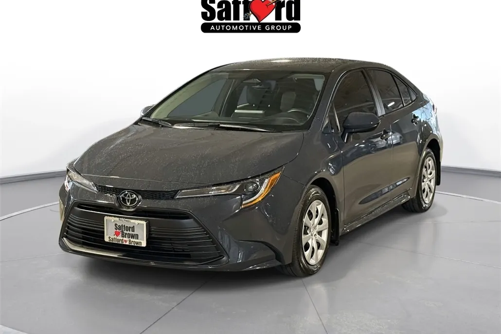 2024 Toyota Corolla LE photo 1