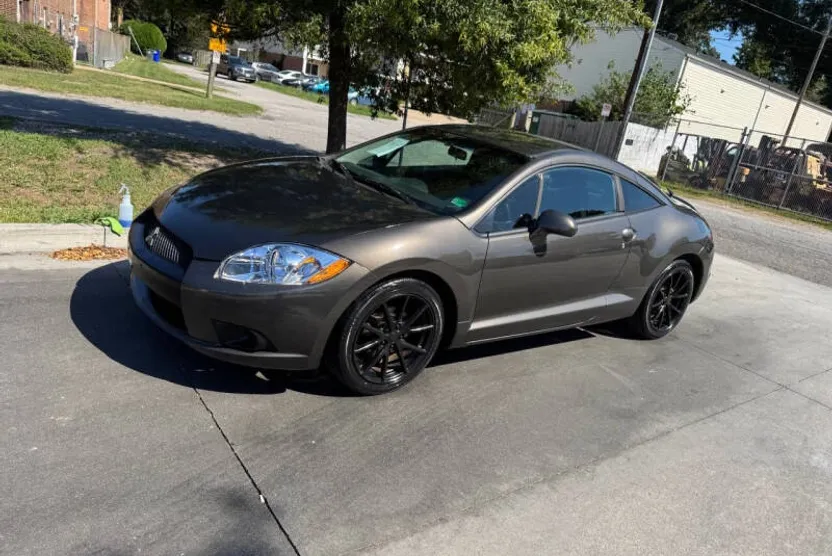 2012 Mitsubishi Eclipse GS photo 1