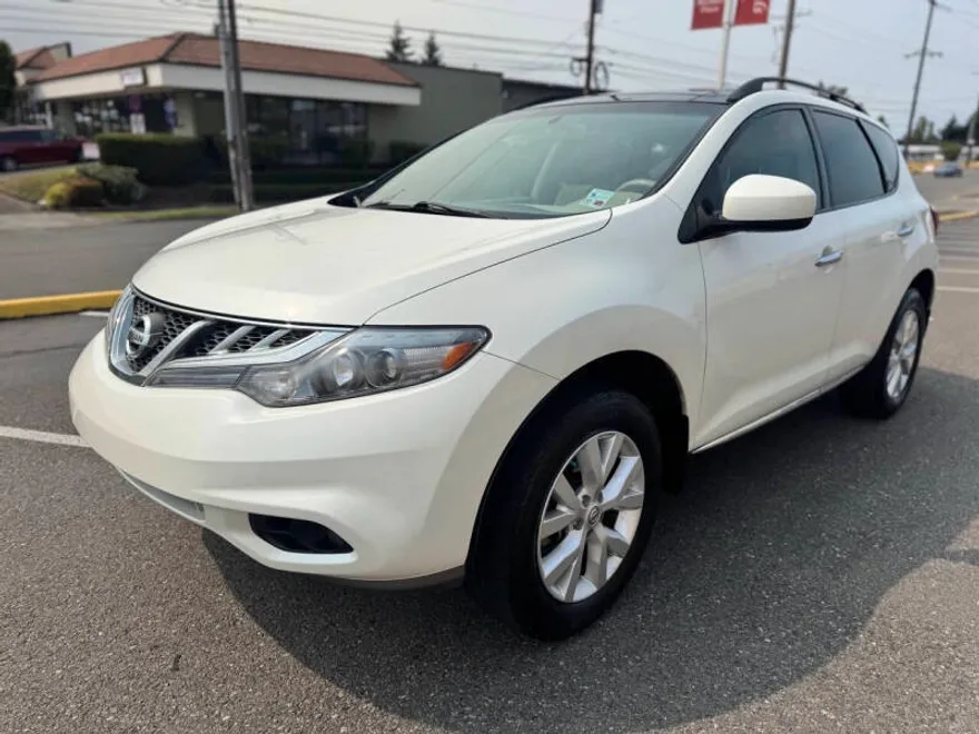 2012 Nissan Murano SV photo 1