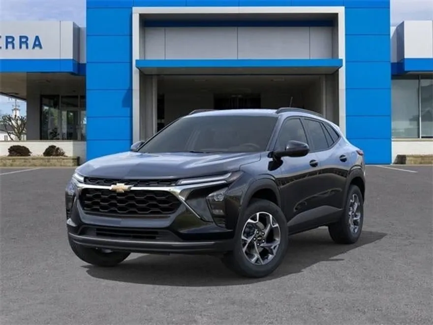 2025 Chevrolet Trax LT photo 1