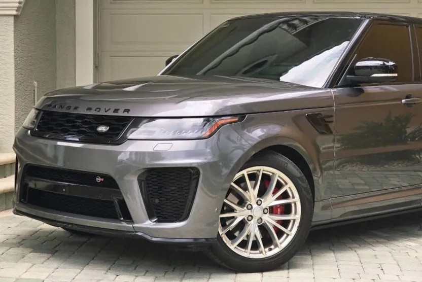 2018 Land Rover Range Rover Sport SVR photo 1