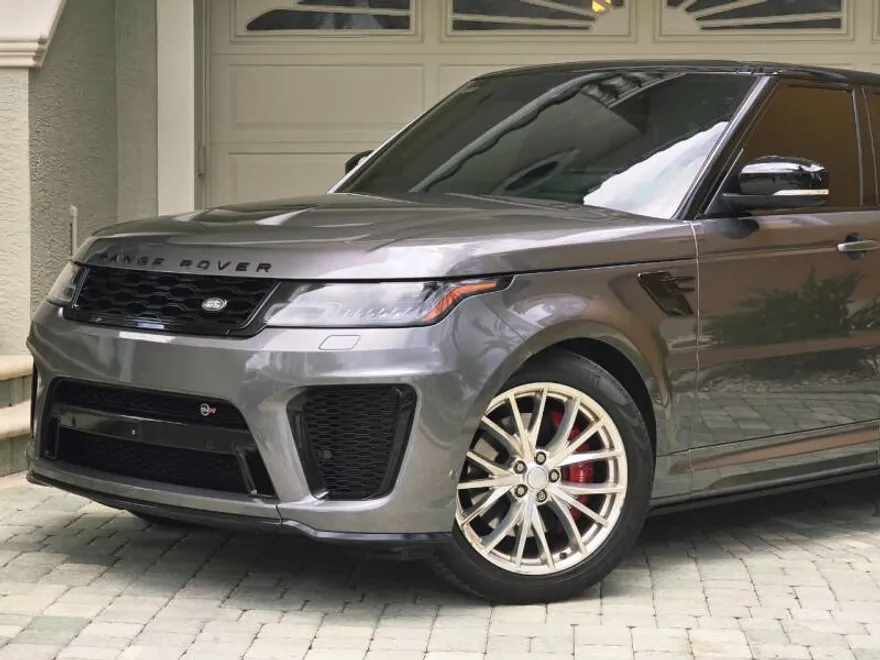 2018 Land Rover Range Rover Sport SVR photo 1