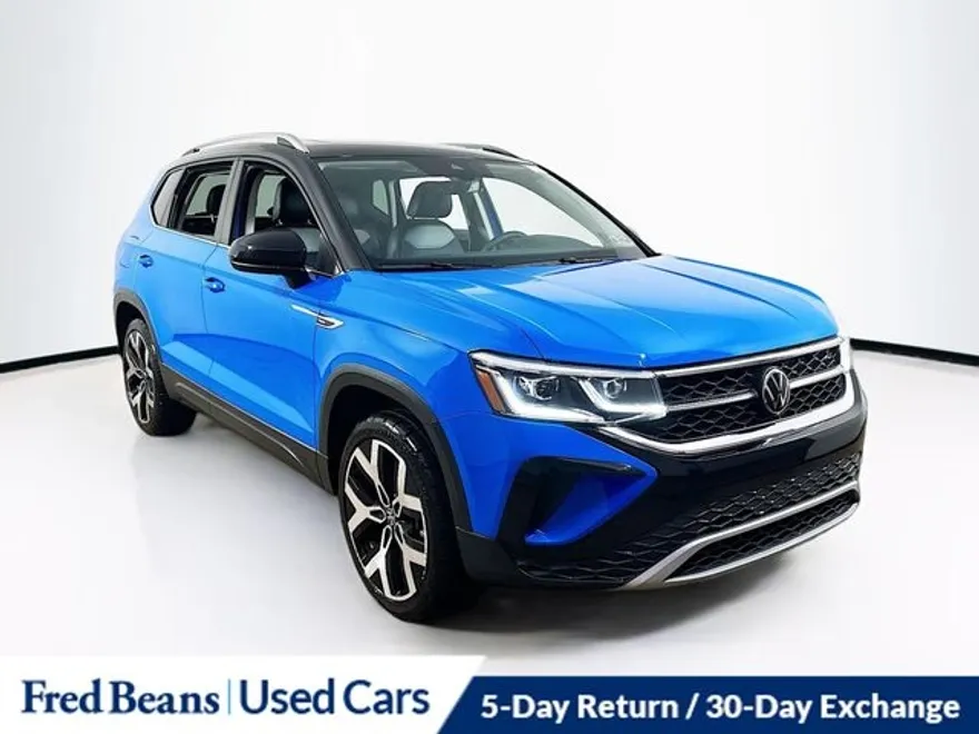 2023 Volkswagen Taos SEL photo 1