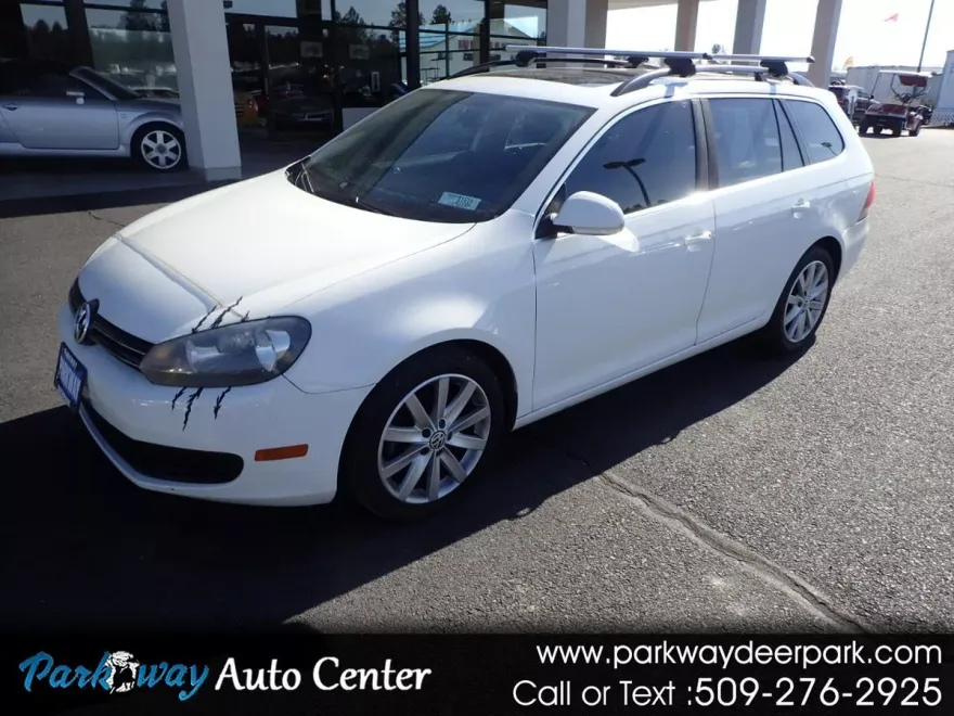 2013 Volkswagen Jetta SportWagen TDI photo 1