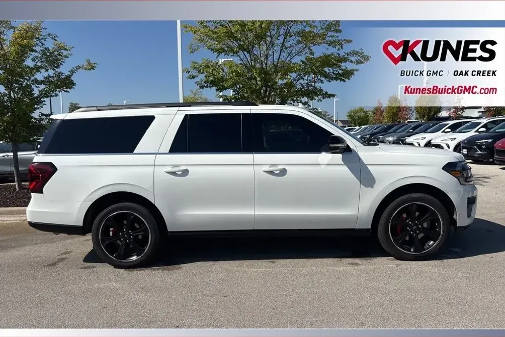 2022 Ford Expedition MAX Limited photo 1