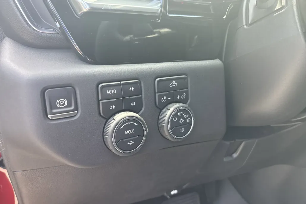 2025 Chevrolet Silverado 1500 LT Trail Boss photo 1