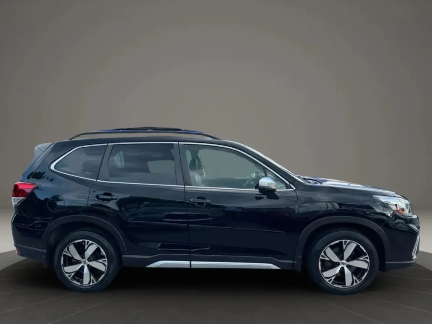 2021 Subaru Forester Touring photo 1