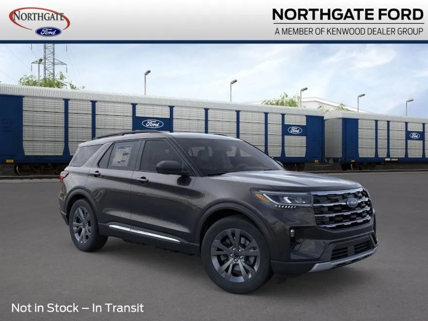 2025 Ford Explorer photo 1
