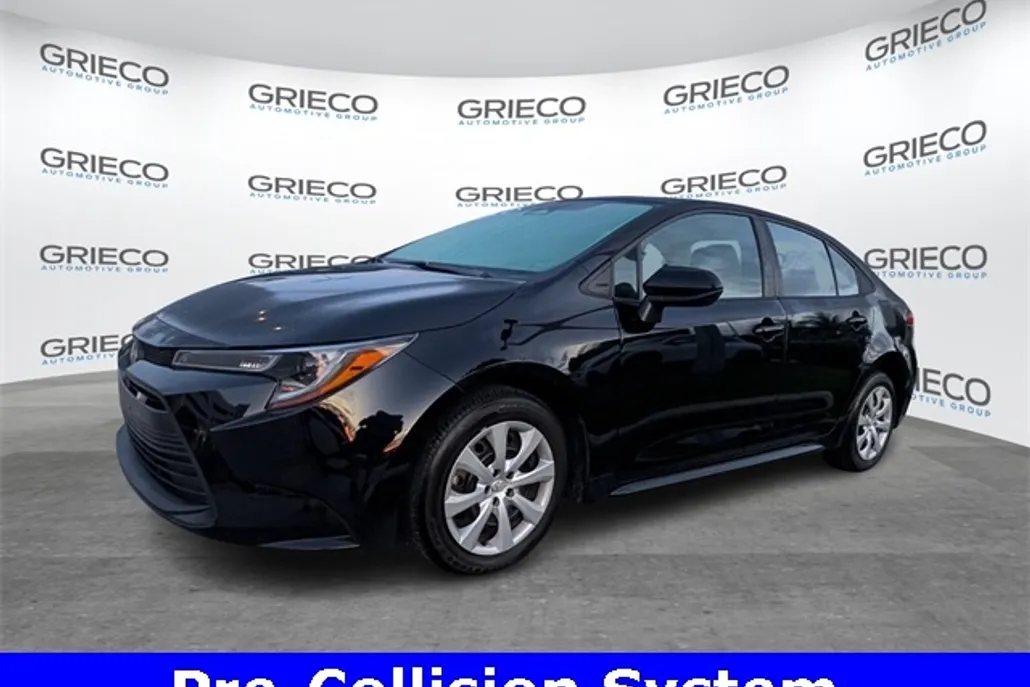 2024 Toyota Corolla LE photo 1