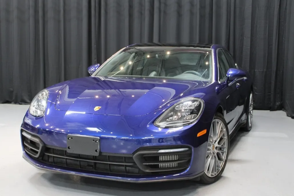 2022 Porsche Panamera 4 Platinum photo 1