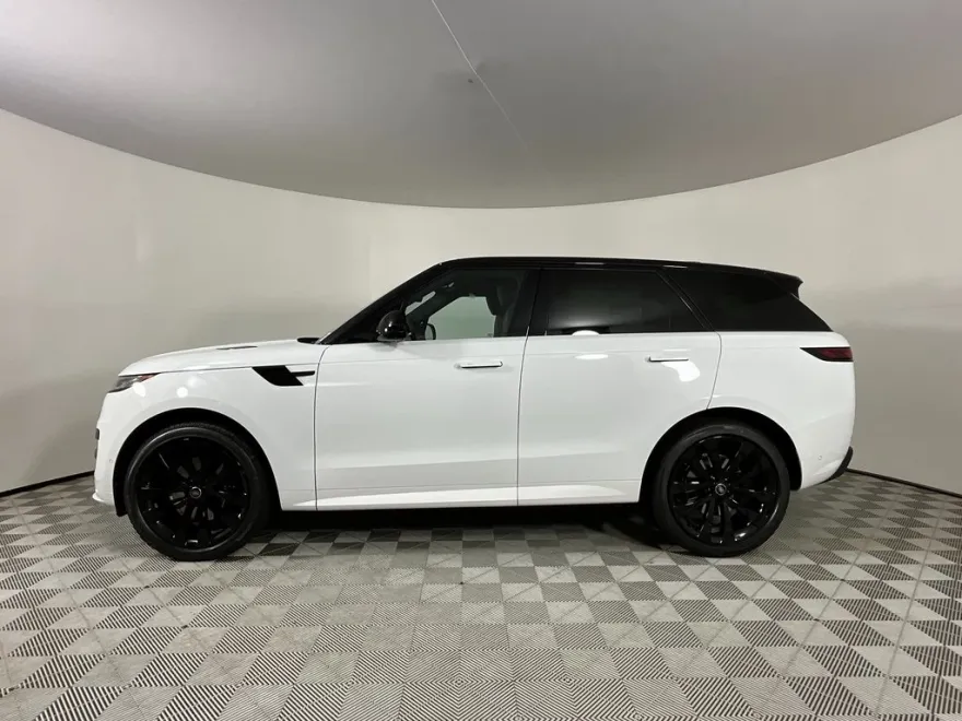 2025 Land Rover Range Rover Sport SE photo 1