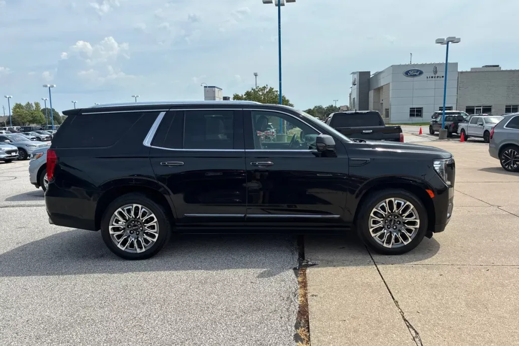 2024 Gmc Yukon Denali Ultimate photo 1