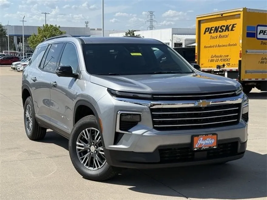 2026 Chevrolet Traverse photo 1