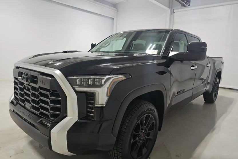 2023 Toyota Tundra Limited photo 1