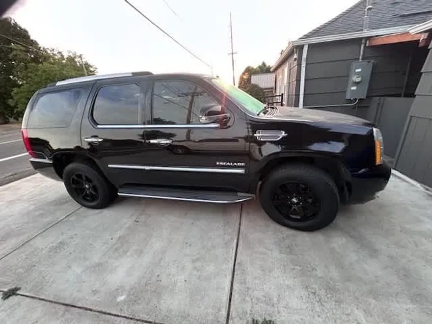 2014 Cadillac Escalade Base photo 1
