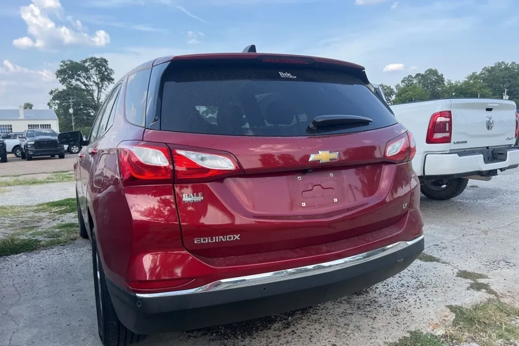 2019 Chevrolet Equinox LT photo 1