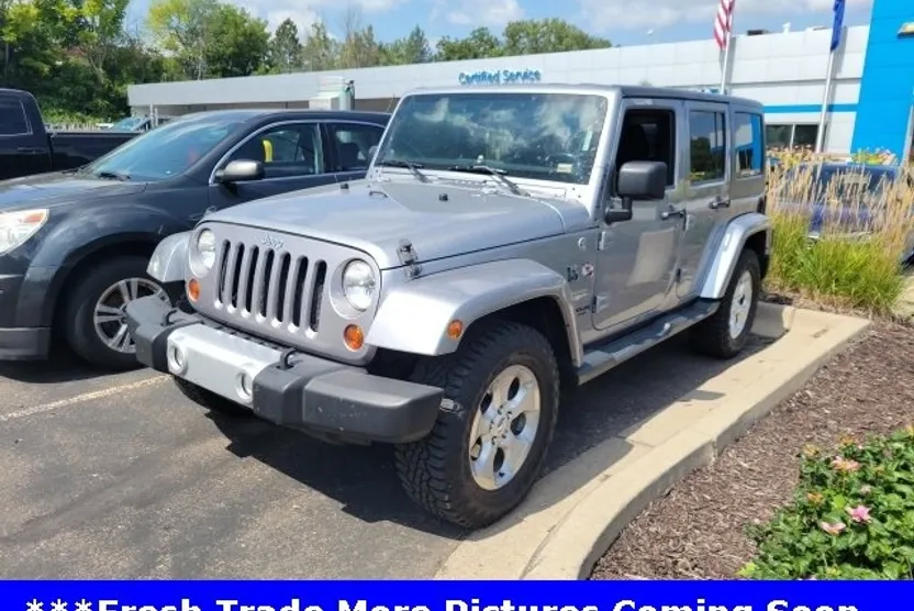 2013 Jeep Wrangler Unlimited Sahara photo 1