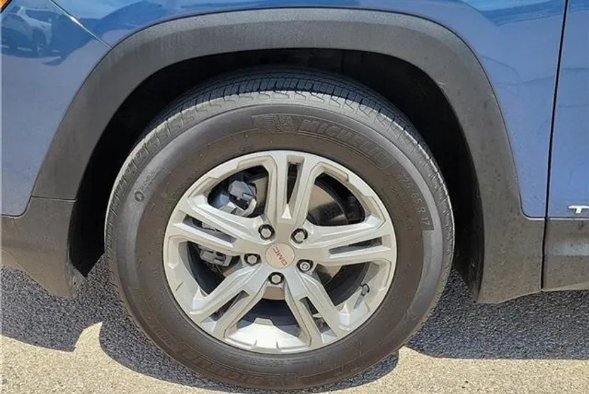 2024 Gmc Terrain SLE photo 1
